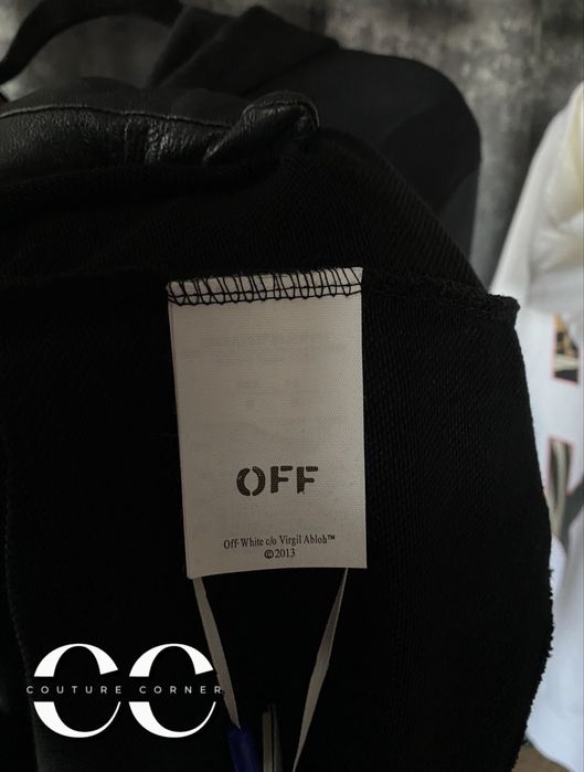 Hanorac OFF-White • Calitate Top • Caravaggio Arrows S/S • Cod QR