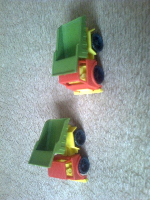 играчки колички; камиончета