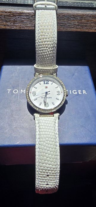 Дамски часовник Tommy Hilfiger