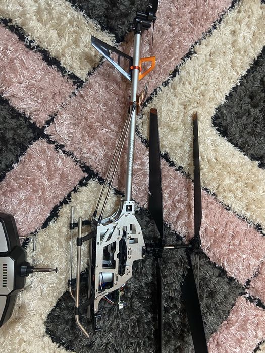 Vand elicopter cu telecomanda