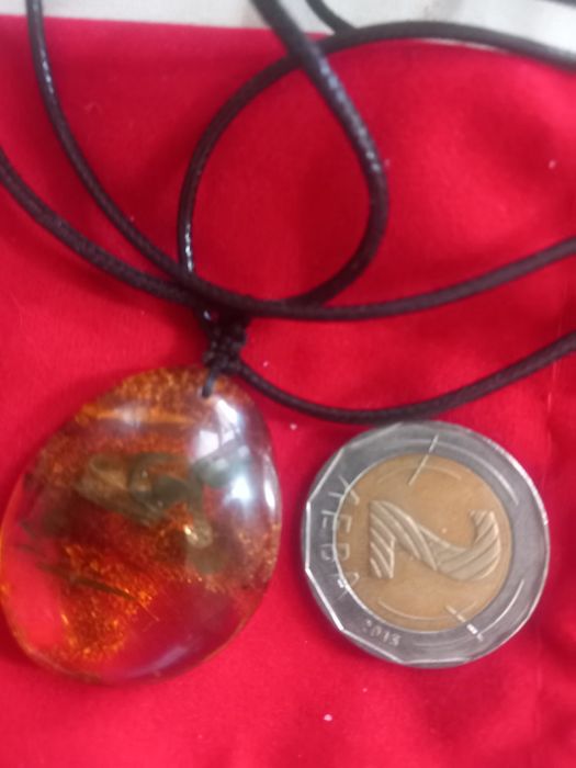 Висулка от кехлибар