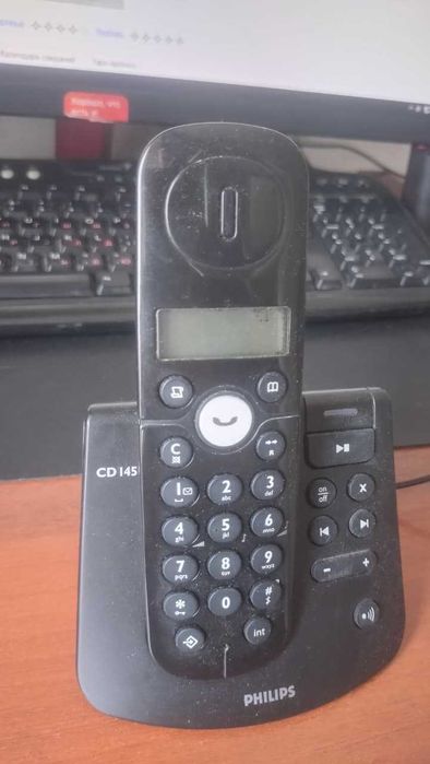 Радиотелефон с автоответчиком Philips CD145