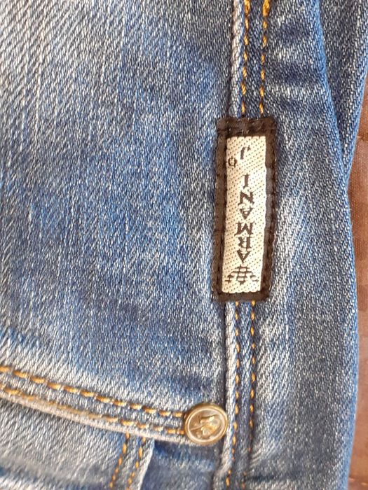 Дънки Армани накъсани