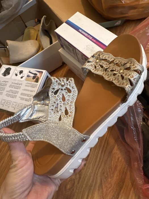 Отдам босоножки размер 36-37