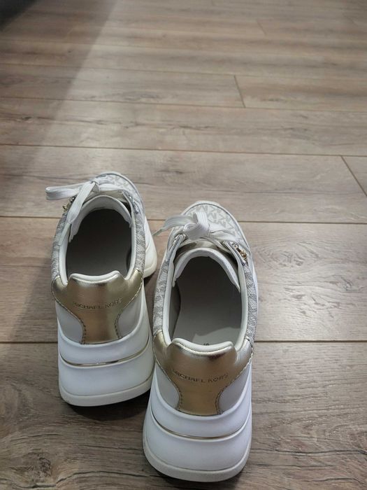 Adidasi Michael Kors Arla