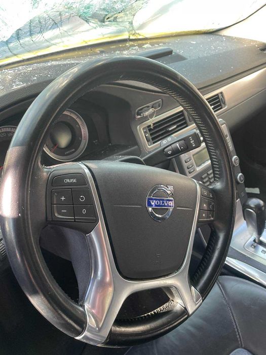 Volvo XC70 D5  2011  на части