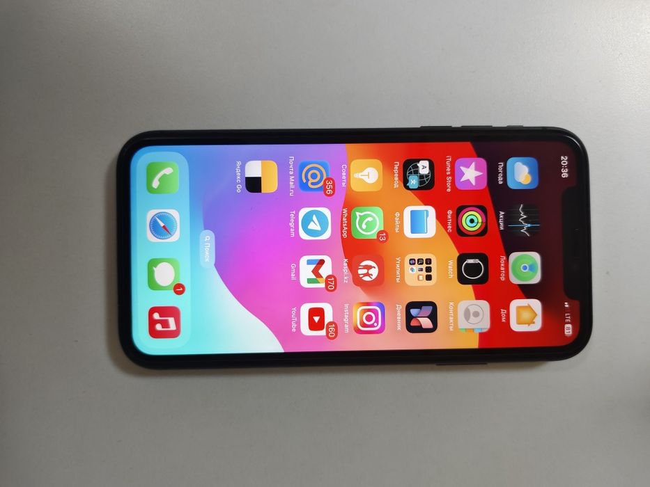 Продам Айфон 11 черный