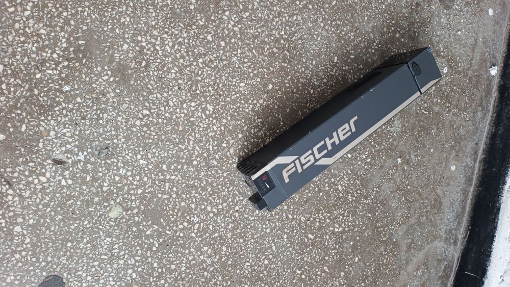 Carcase goale / suport pentru baterii de bicicleta