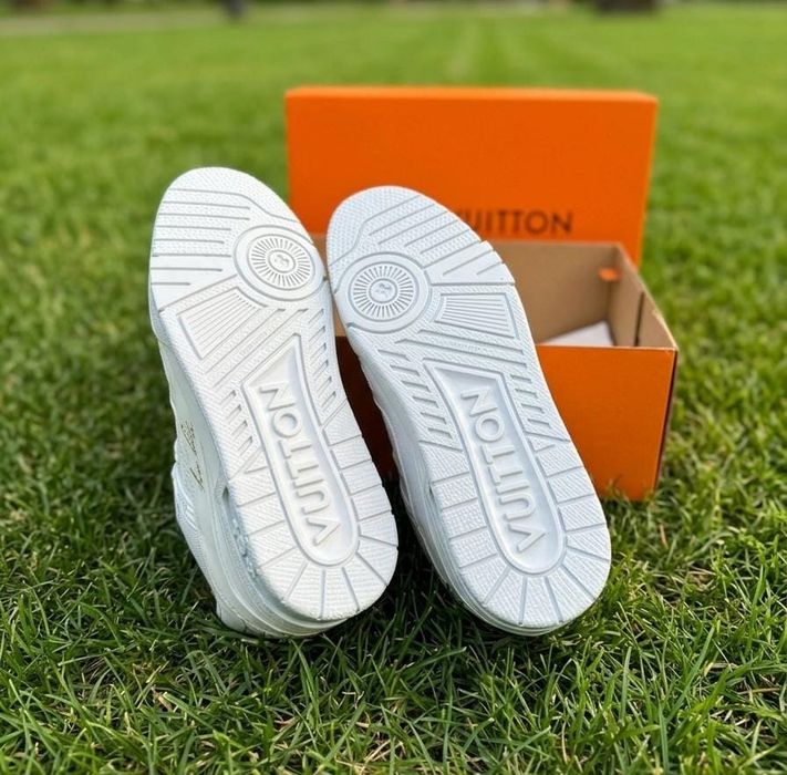 Adidasi LV Trainers Alb - Full Box Premium
