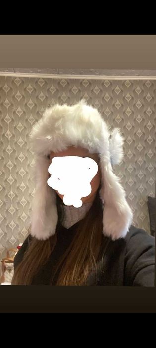 Шапки чисто нови