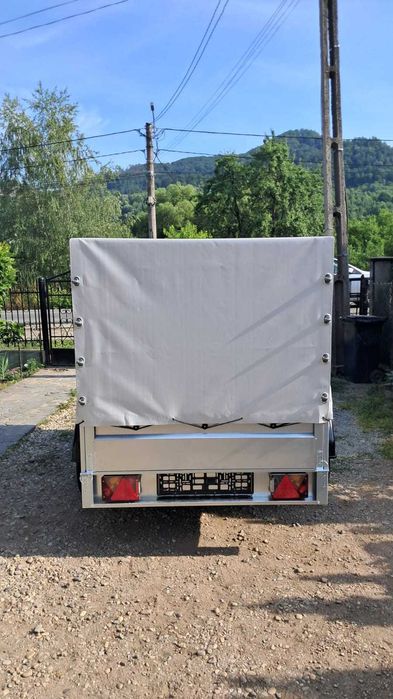 Vand remorca cu axa dubla