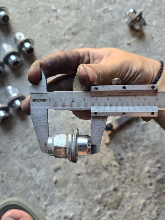 Гайки джанти 12х1,5 ключ 21