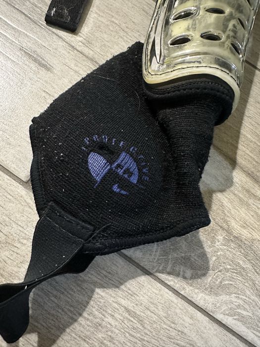 3 perechi de aparatori