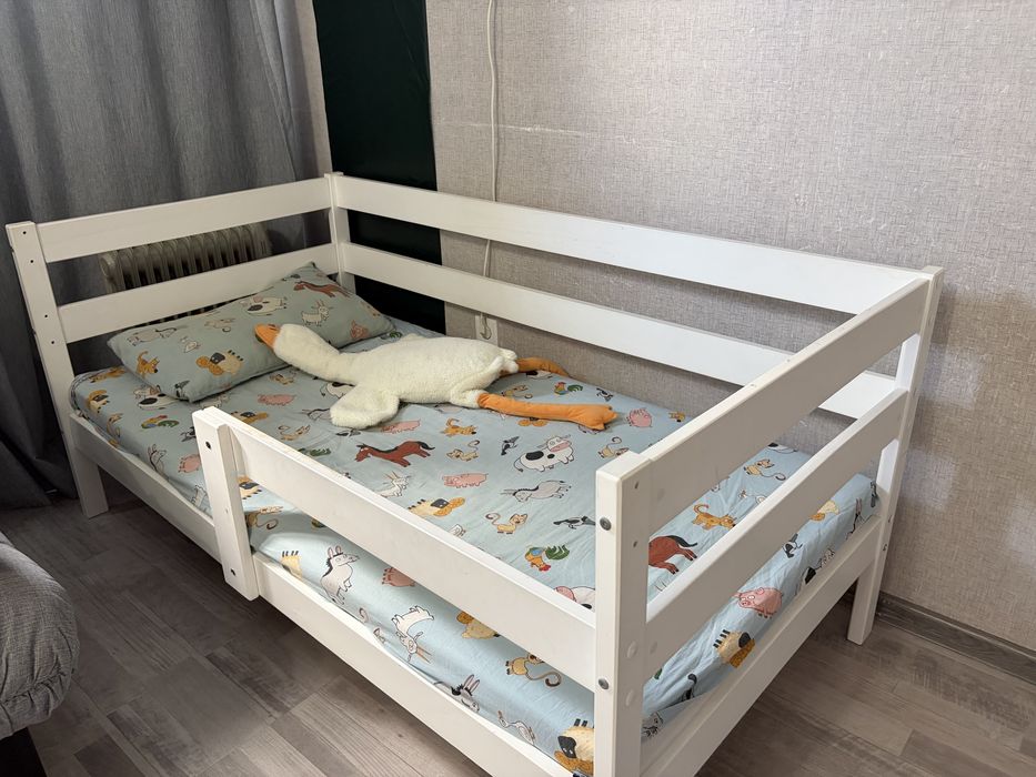 Кровать детская 160*80 с матрасом