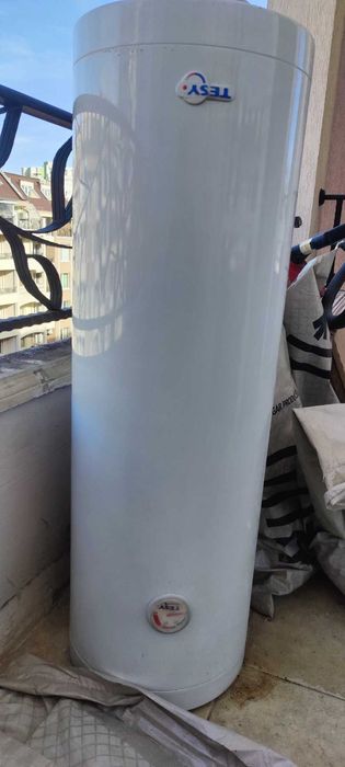 Вертикален слим бойлер Tesy