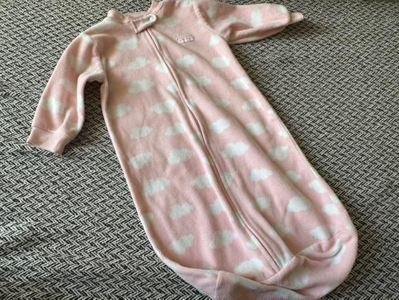 Продавам Бебешки дрехи на момиченце 0-6м.