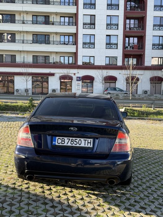 Продавам Субаро Легаси