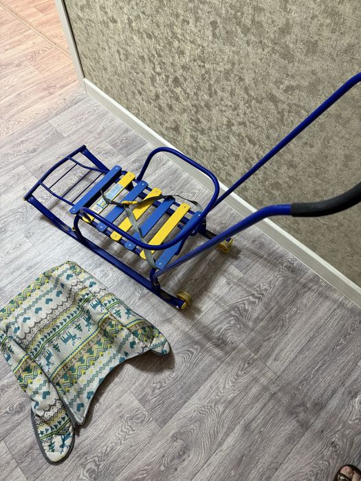 Продаются зимние сани