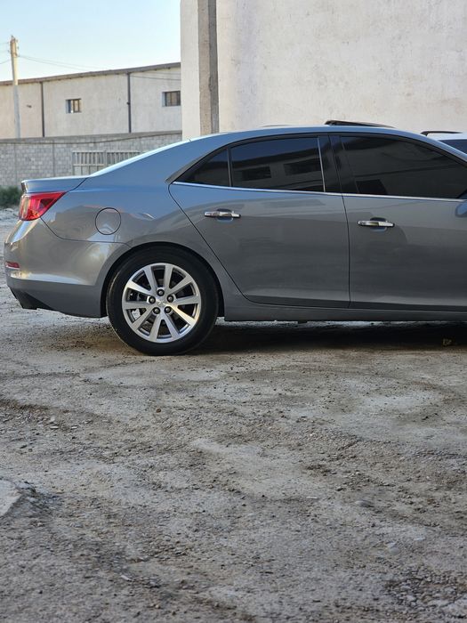 Срочна Малибу 1 автомат 3-позиция люкли сотилади