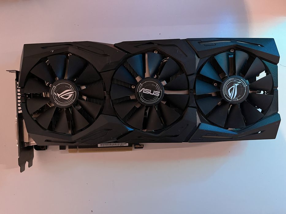 Placa Video ASUS ROG RX Vega 64 8gb HBM2 AMD Radeon