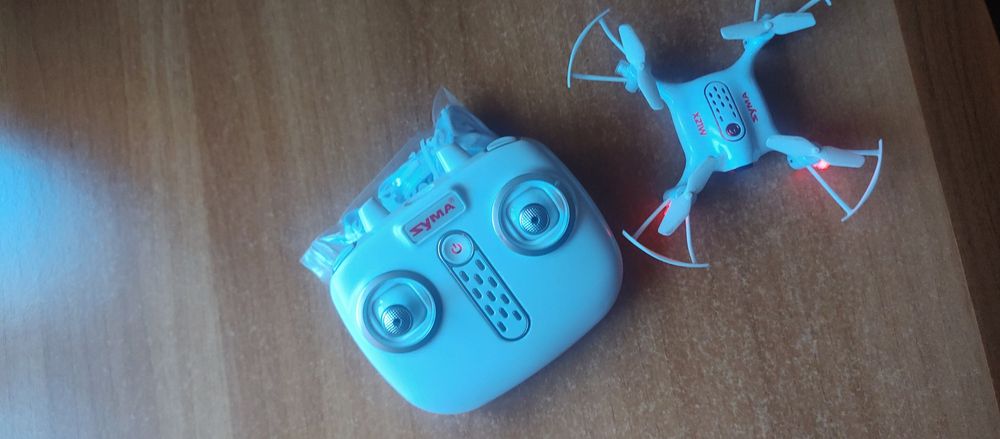 Mini dronă syma .