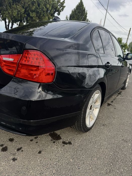 BMW E90 318D Sedan