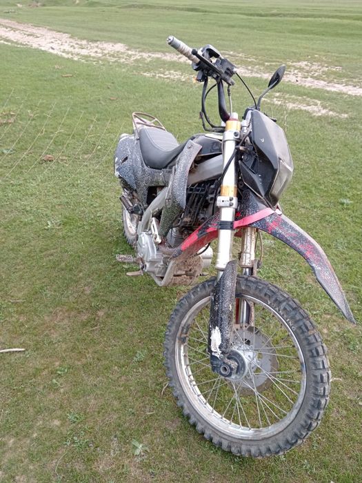 Мотоцикл эндуро 250 кубов