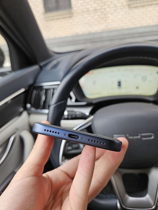 Iphone 17 pro max 256 GB Deep Blue, e sim в новом состояние. 2 imei