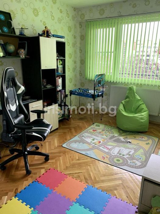 Продава тристаен, €216000, 77кв.м. в Разсадника