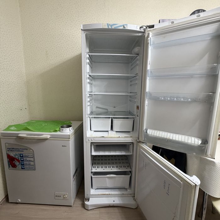 Холодильник Indezit двухкамерный