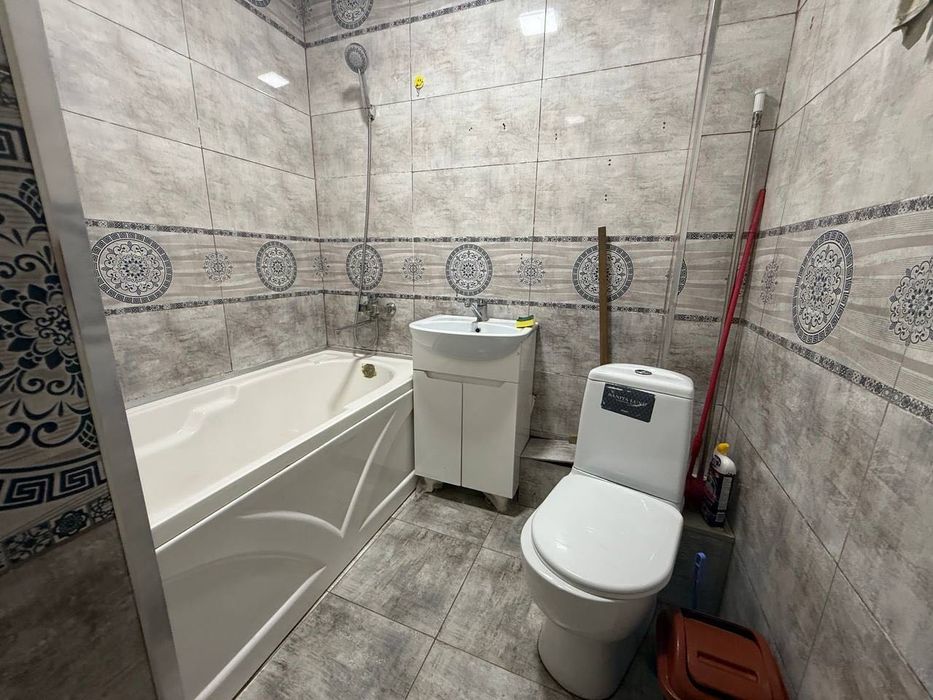 ПРОДАЕТСЯ! 2х комнатная квартира  С обстановкой