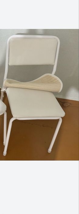 Продам стул белый