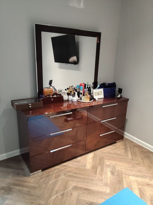 Продам спальный гарнитур Италия