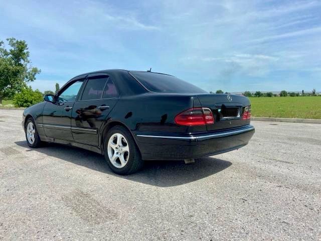 Мерседес бенс w210 e320 кожанный салон 2001 года 240 лошадинных сил!!!