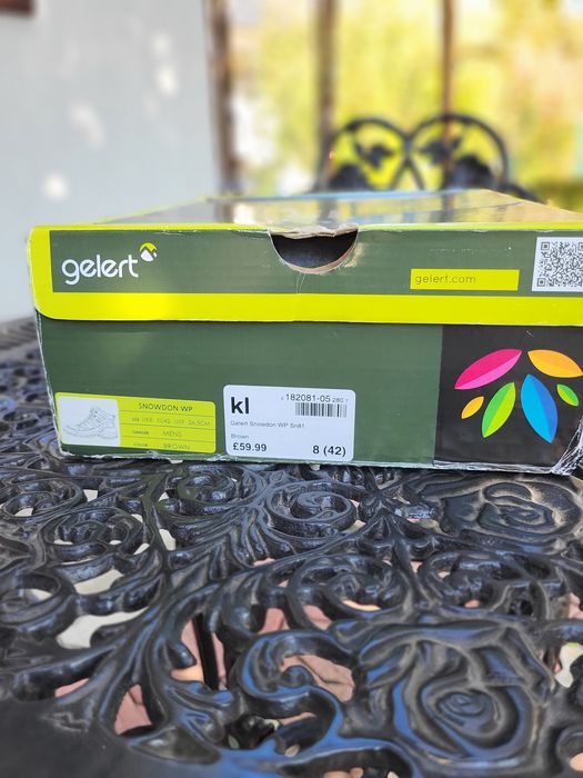 Vând bocanci barbați outdoors marca Gelert