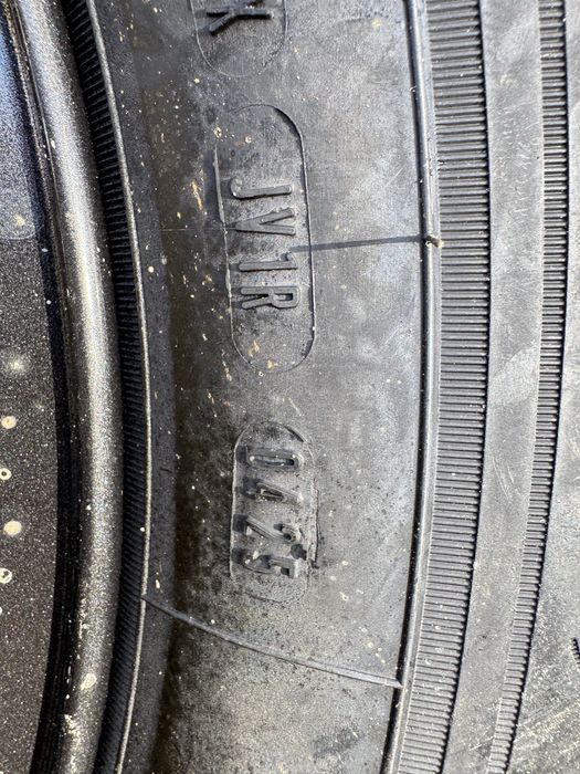 Roti complete Ford Ranger -anvelope iarna Good Year si  jante orig.