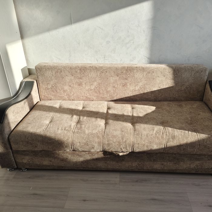 Тахта сатылады таза кирлемеген жыртылмаган