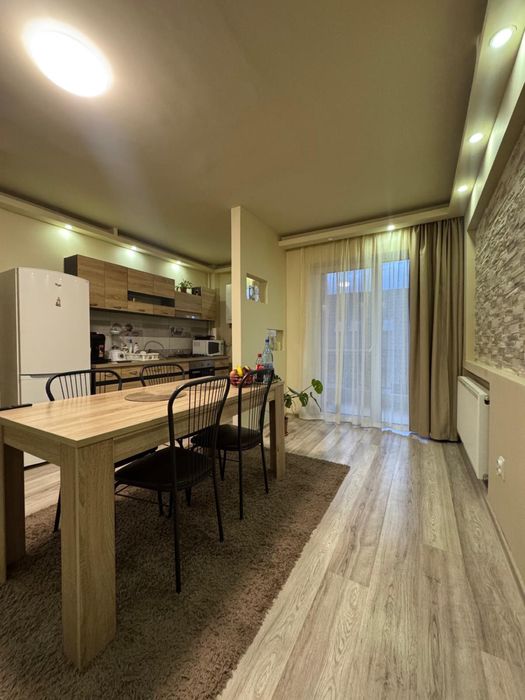 Vând apartament cu 3 camere mobilat în Florești, zona Tineretului