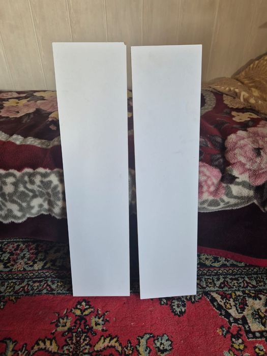 Продам витринные полочки новые