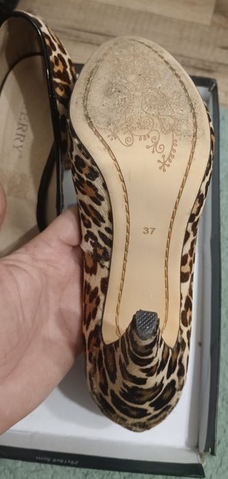 Отдам туфли за килограмм бананов