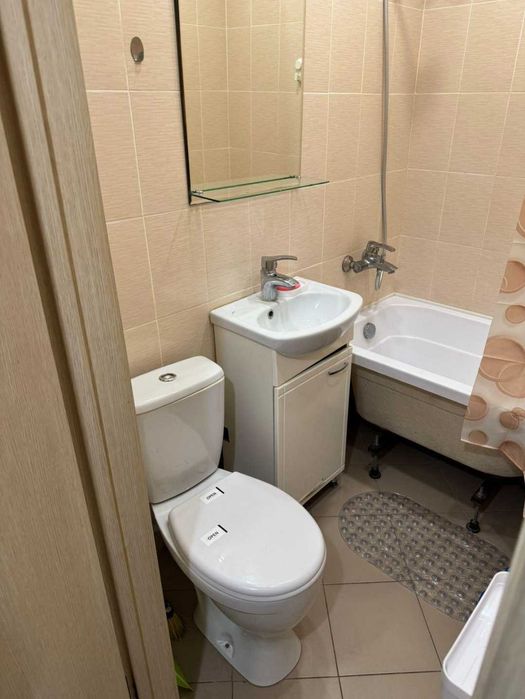 Сдаётся 1 ком. По проспекту Абдирова.