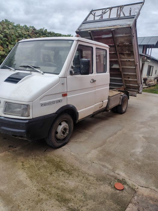 Schimb Iveco daily basculabil  cu SUV ofer diferență  dacă este cazul