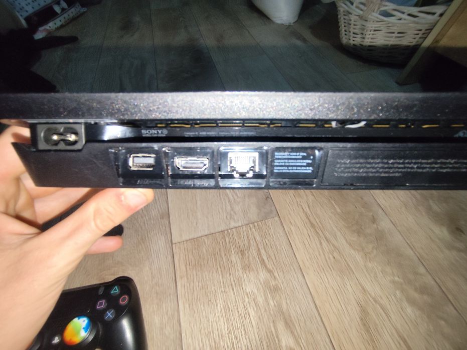 Продам playstation 4 slim