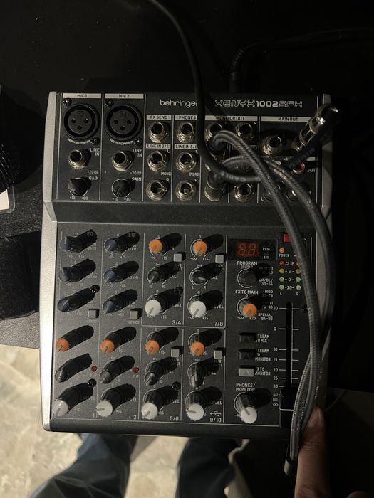 Микшер Behringer Xenyx 12SFX