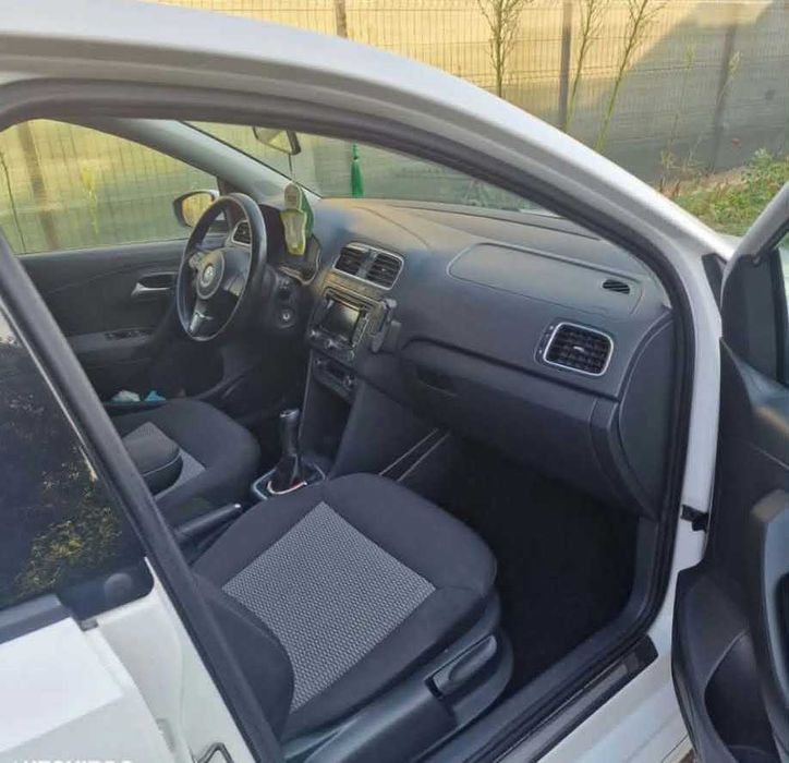 VOLKSWAGEN Polo 2012 — imagine 4
