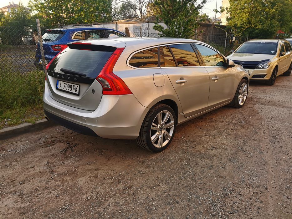 Волво V60 на части