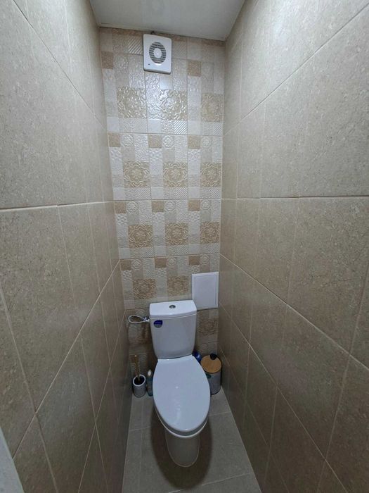 Продава четиристаен в Цветен квартал