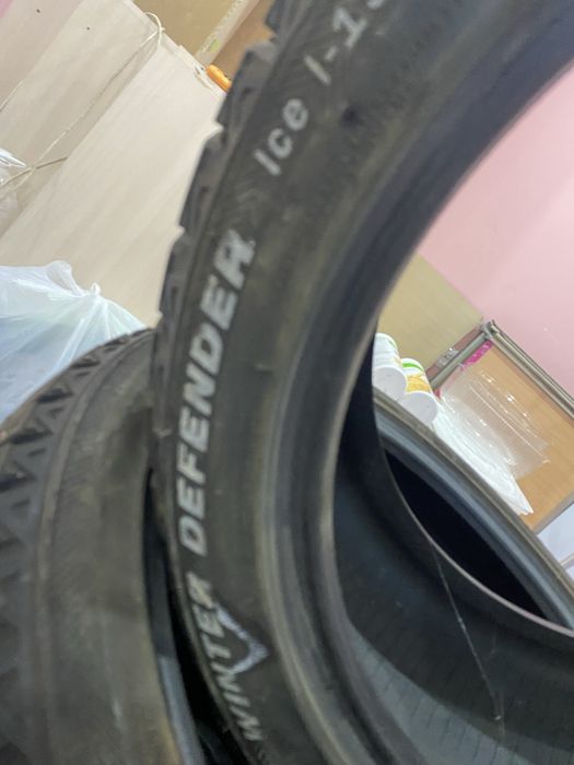 Продам шины зимный размер 255/40 R19