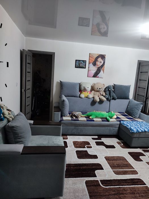 Продам двухкомнатную квартиру-студию.