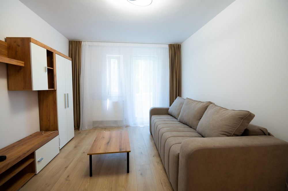 Proprietar, 3 camere decomandat, renovat complet, prima închiriere